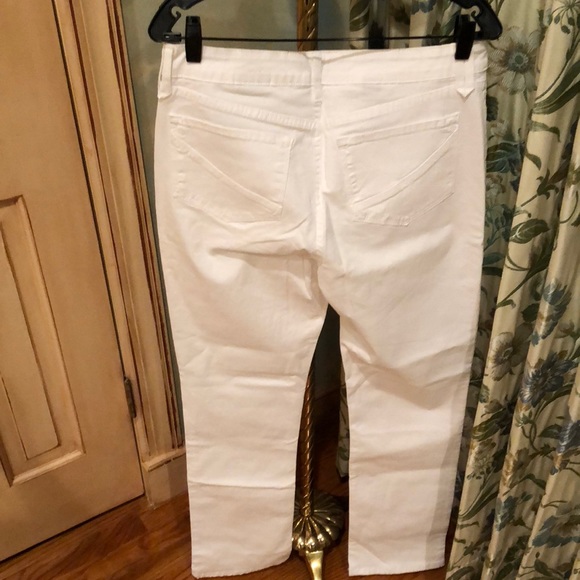 LIKE NEW NYDJ STRAIGHT LEG WHITE JEAN‼️ - Picture 4 of 4